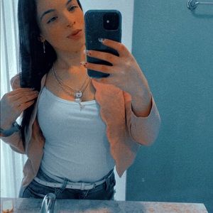 Meet your Posher, Keyra